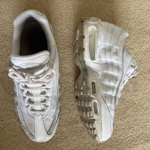 Nike Air Max: men’s 8/ women’s 9.5